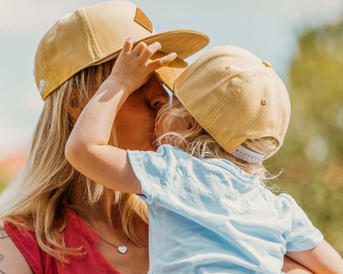 Geburtstagsgeschenk – Patentante und Patenkind mit Soulbuddy Caps im Partnerlook
