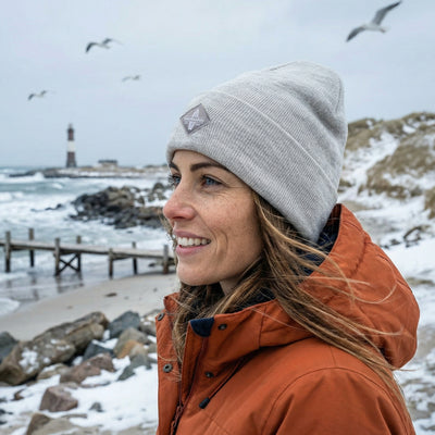 Soulbuddy Beanie Mütze für Erwachsene in Light Grey Melange – getragen