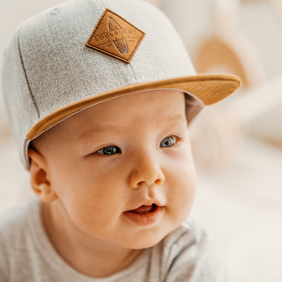 Soulbuddy Kinder Snapback Cap in Hellgrau – getragen, weitere Ansicht