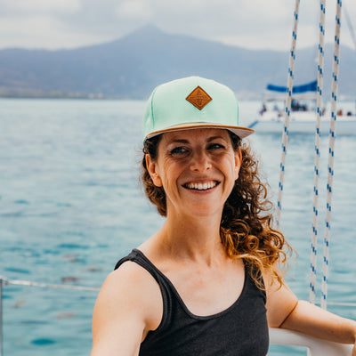 Soulbuddy Snapback Cap für Damen und Herren in Mintgrün – im Alltag getragen
