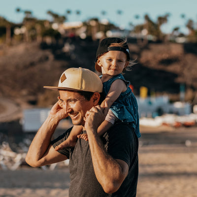 Soulbuddy Kinder Snapback Cap in Schwarz – Lifestyle-Foto