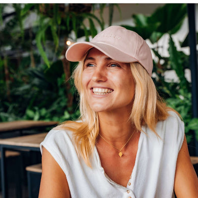 Soulbuddy Dad Hat Basecap für Damen und Herren – getragen