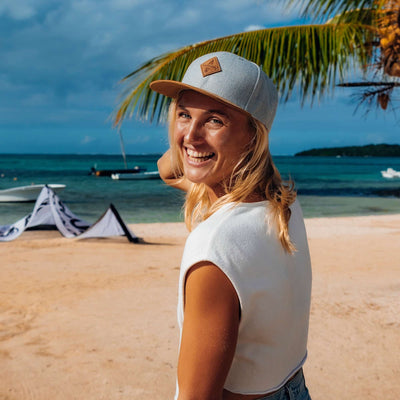 Soulbuddy Snapback Cap für Damen und Herren – getragen