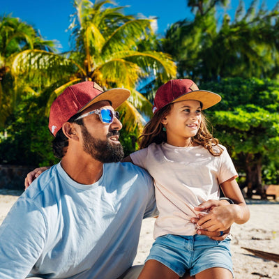 Soulbuddy Partnerlook Snapback Caps 2er-Set für Eltern und Kind – Lifestyle-Foto im Partnerlook Nr. 17